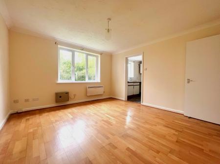 1 bedroom Flat to let in Walled Meadow, Andover, SP10