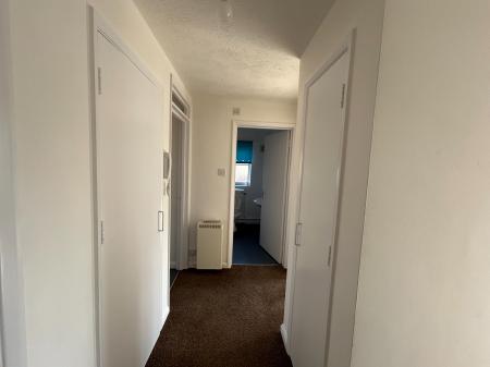 2 bedroom Flat to let in Vincent Drive, Andover, SP10