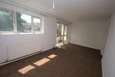3 bedroom Flat to let in Acre Court, Andover, SP10