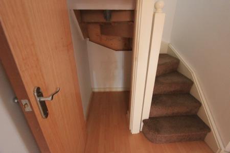 3 bedroom Flat to let in Waterloo Road, Stalybridge, SK15