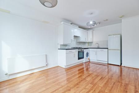 1 bedroom Flat for sale in South Street, Romford, RM1