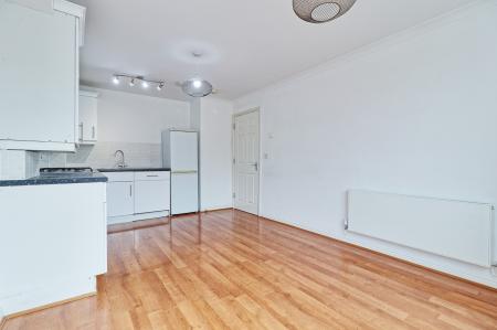 1 bedroom Flat for sale in South Street, Romford, RM1