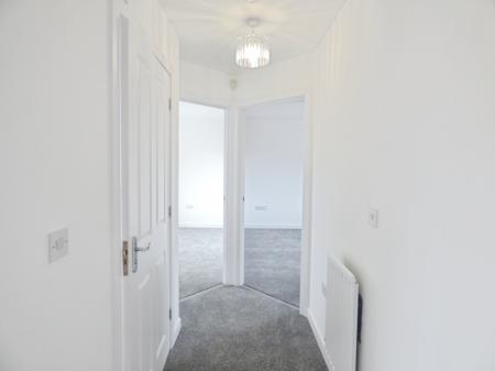 2 bedroom Flat to let in Little Highwood Way, Brentwood, CM14