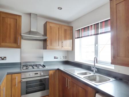 2 bedroom Flat to let in Little Highwood Way, Brentwood, CM14