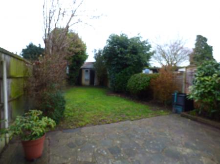 3 bedroom Semi-detached house to let in Heathview Road, Grays, RM16