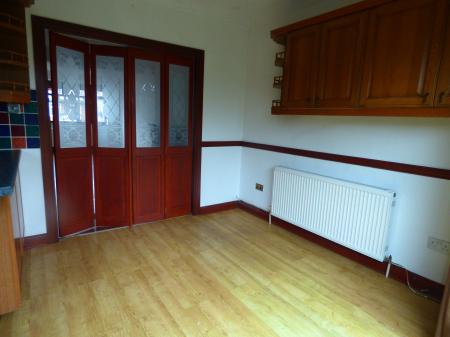 3 bedroom Semi-detached house to let in Heathview Road, Grays, RM16