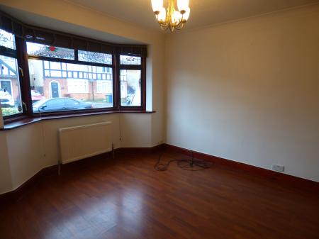 3 bedroom Semi-detached house to let in Heathview Road, Grays, RM16