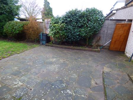 3 bedroom Semi-detached house to let in Heathview Road, Grays, RM16