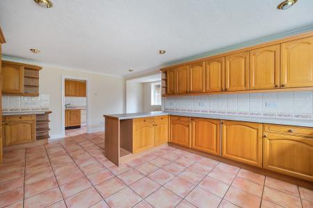 5 bedroom Detached house for sale in The Limes, Basingstoke, RG22