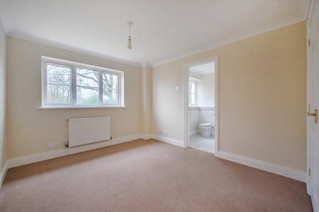 5 bedroom Detached house for sale in The Limes, Basingstoke, RG22