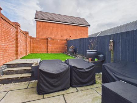 3 bedroom Town house for sale in Wilson Crescent, Chapel Gate, Basingstoke, RG21