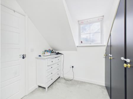 3 bedroom Town house for sale in Wilson Crescent, Chapel Gate, Basingstoke, RG21