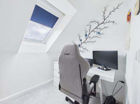 3 bedroom Town house for sale in Wilson Crescent, Chapel Gate, Basingstoke, RG21