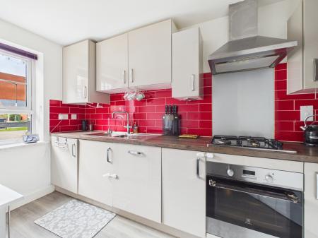 3 bedroom Town house for sale in Wilson Crescent, Chapel Gate, Basingstoke, RG21