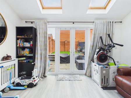 3 bedroom Town house for sale in Wilson Crescent, Chapel Gate, Basingstoke, RG21