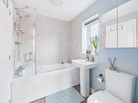 3 bedroom Town house for sale in Wilson Crescent, Chapel Gate, Basingstoke, RG21