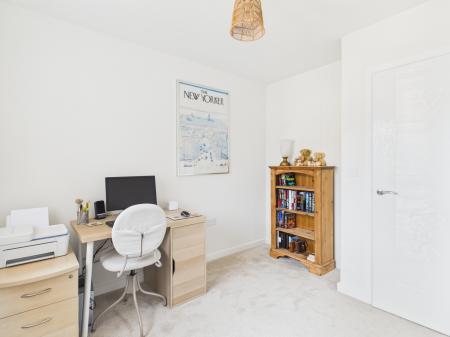 3 bedroom Detached house for sale in Greenkeepers Avenue, Basingstoke, RG23