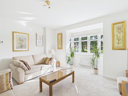 3 bedroom Detached house for sale in Greenkeepers Avenue, Basingstoke, RG23
