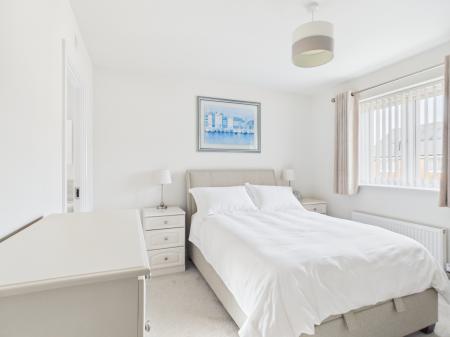 3 bedroom Detached house for sale in Greenkeepers Avenue, Basingstoke, RG23