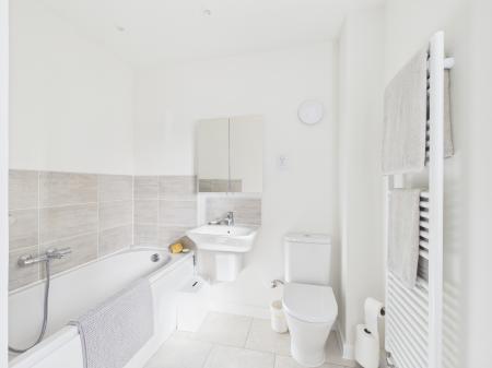 3 bedroom Detached house for sale in Greenkeepers Avenue, Basingstoke, RG23