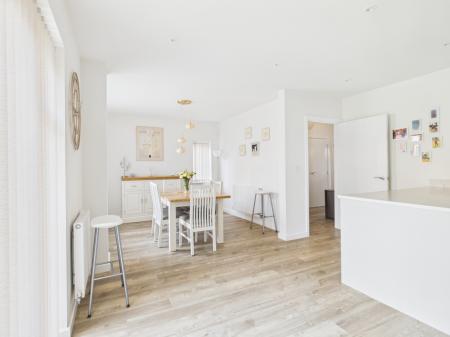 3 bedroom Detached house for sale in Greenkeepers Avenue, Basingstoke, RG23