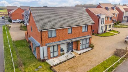 4 bedroom Detached house for sale in Tuddenham Row, Bedford, MK43
