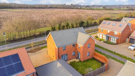 4 bedroom Detached house for sale in Tuddenham Row, Bedford, MK43