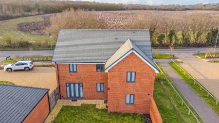 4 bedroom Detached house for sale in Tuddenham Row, Bedford, MK43