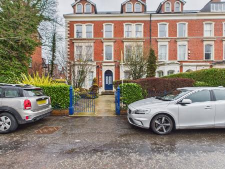 14 College Green, Belfast, BT9