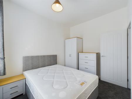 2 bedroom End of terrace house to let in Donegall Road, Belfast, BT12