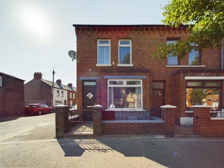 2 bedroom End of terrace house to let in Donegall Road, Belfast, BT12