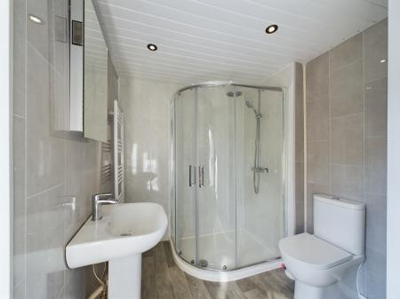 2 bedroom End of terrace house to let in Donegall Road, Belfast, BT12