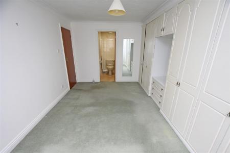 2 bedroom Flat for sale in Surrey Road, Poole