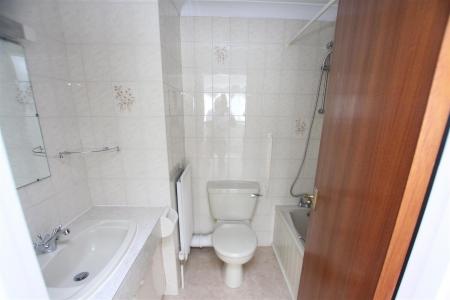 2 bedroom Flat for sale in Surrey Road, Poole