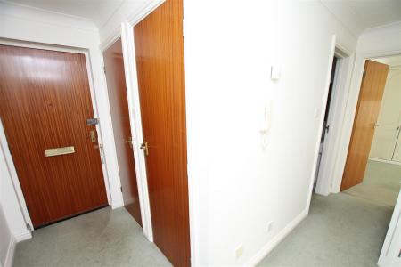 2 bedroom Flat for sale in Surrey Road, Poole