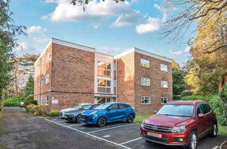 2 bedroom Flat for sale in Wellington Road, Bournemouth