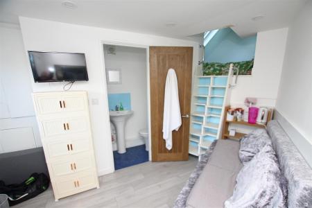 4 bedroom Detached house for sale in Minterne Road, Bournemouth