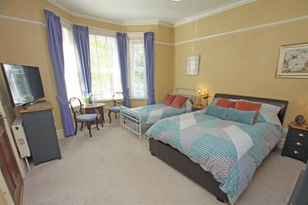 4 bedroom Detached house for sale in Iddesleigh Road, Bournemouth