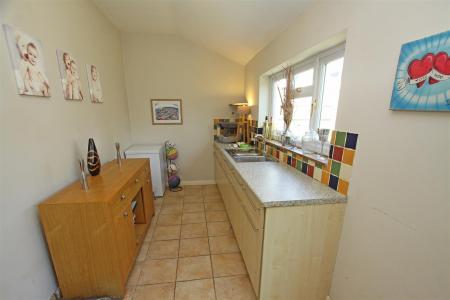 4 bedroom Detached house for sale in Iddesleigh Road, Bournemouth