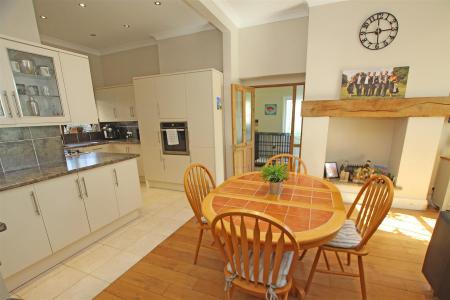 4 bedroom Detached house for sale in Iddesleigh Road, Bournemouth
