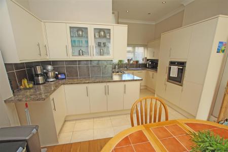 4 bedroom Detached house for sale in Iddesleigh Road, Bournemouth