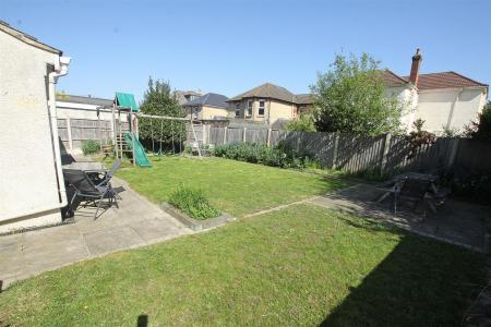 4 bedroom Detached house for sale in Iddesleigh Road, Bournemouth