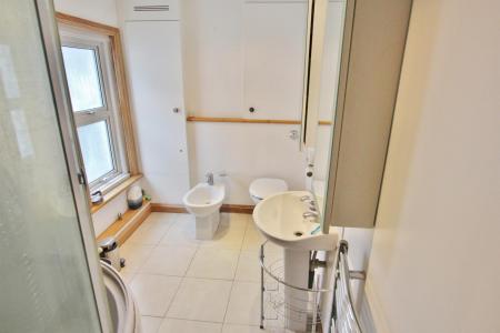 1 bedroom House share to let in Seldown Lane, Poole