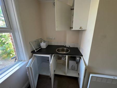 1 bedroom Studio flat to let in Elmes Road, Bournemouth