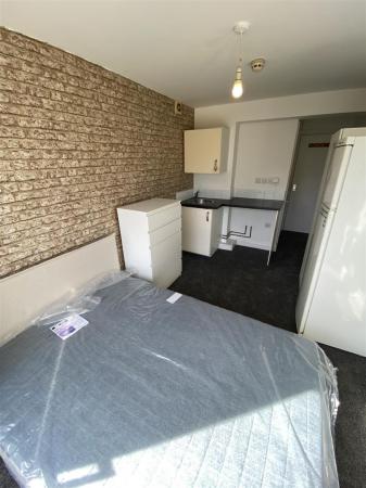 1 bedroom Studio flat to let in Ashley Road, Parkstone, Poole