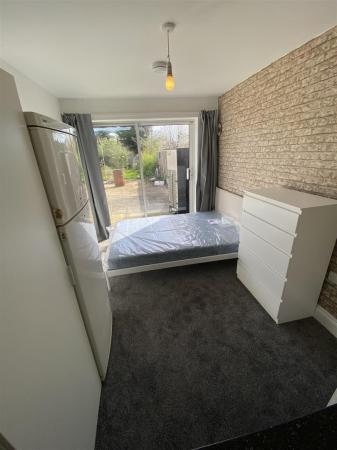 1 bedroom Studio flat to let in Ashley Road, Parkstone, Poole