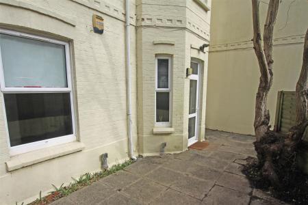 1 bedroom Flat to let in Frances Road, Bournemouth