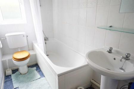 2 bedroom Flat to let in Wellington Road, Bournemouth