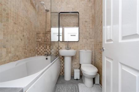 2 bedroom Flat to let in Surrey Road, Bournemouth