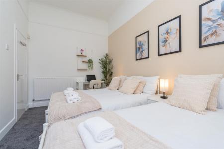 2 bedroom Flat to let in Surrey Road, Bournemouth